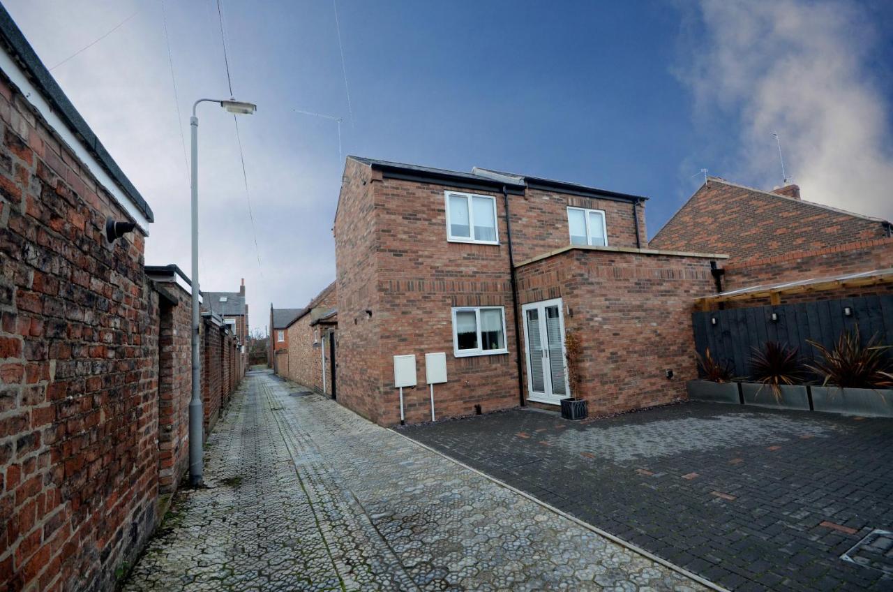 The Mews - 2 Bedroom Luxury, Spacious House With Free Parking York Exterior photo